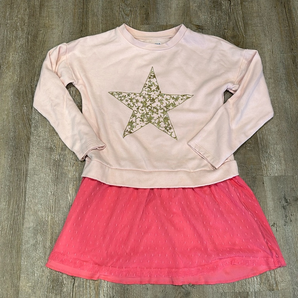 Girls Sweatshirt dress with gold sparkly star. Size 10/12.